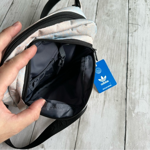 NEW WITH TAGS ADIDAS ORIGINALS SPORTS 2.0 WAIST PACK BLUE ORANGE SPRAY BELT BAG - Picture 4 of 7